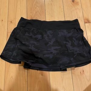 Black camouflage Lululemon mini skirt size 8